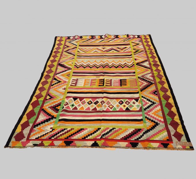 Los 867: Kelim Anatolien, um 1940, 260 x 175 cm, Zustand C