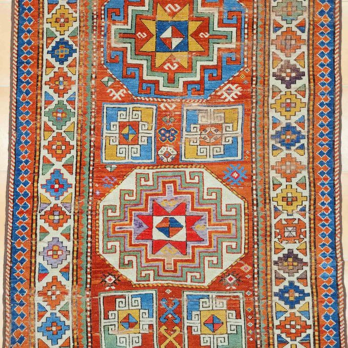 Los 890: Moghan, um 1880, 334 x 120 cm, Zustand C/D – Bild 3