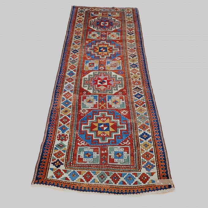 Los 890: Moghan, um 1880, 334 x 120 cm, Zustand C/D