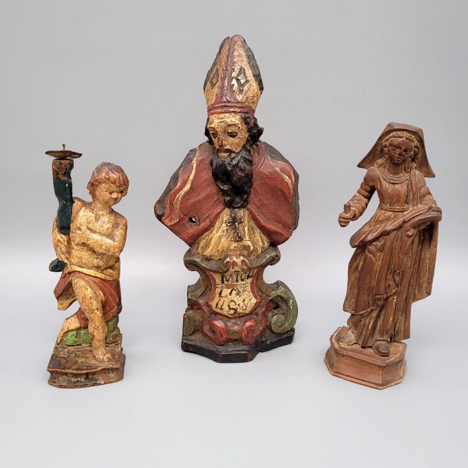 Los 470: Büste des Heiligen Nikolaus, Figur einer Heiligen, Leuchterengel