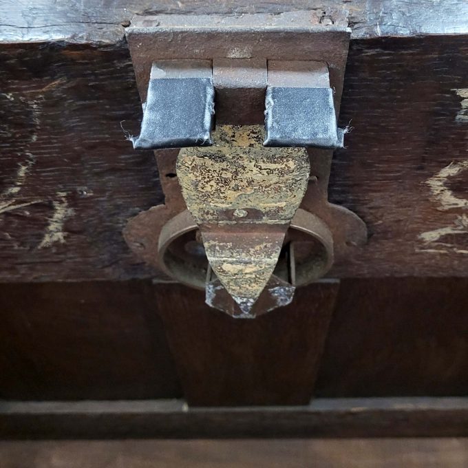 Los 544: Flachdeckeltruhe – Bild 3
