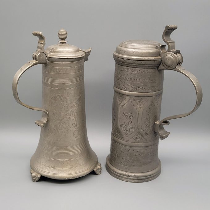 Los 575: Henkelkanne (Stitze) und Walzenkrug – Bild 3