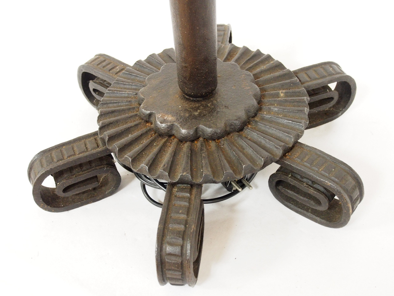 Los 766: Großer Art-Déco-Deckenfluter – Bild 2