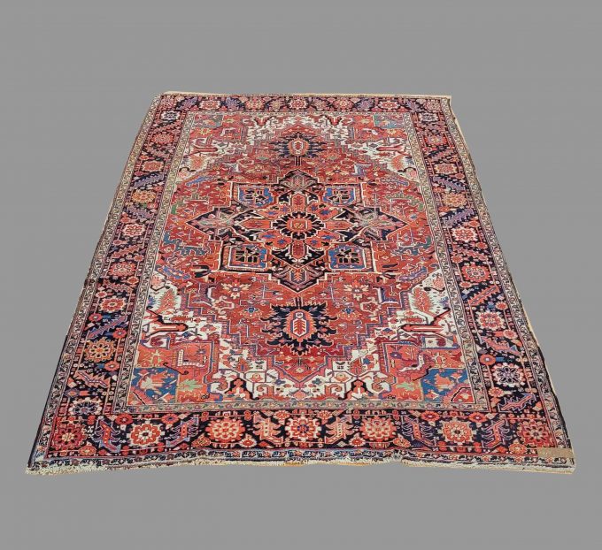 Los 897: Heriz, um 1930, 350 x 250 cm, Zustand C/D