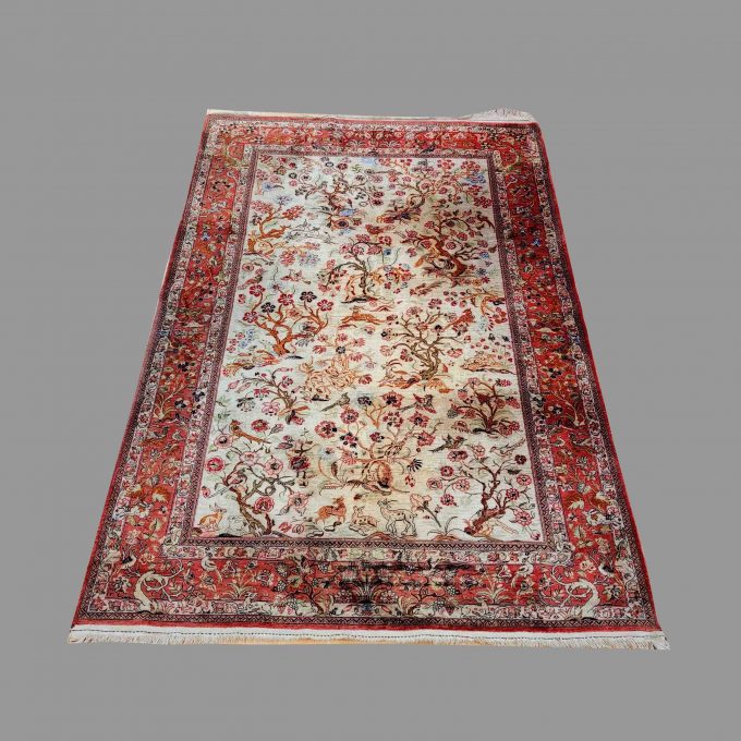 Los 927: Ghoum, Seide, 20. Jahrhundert, floraler Dekor, 208 x 137 cm, Zustand C (etwas verwaschen)