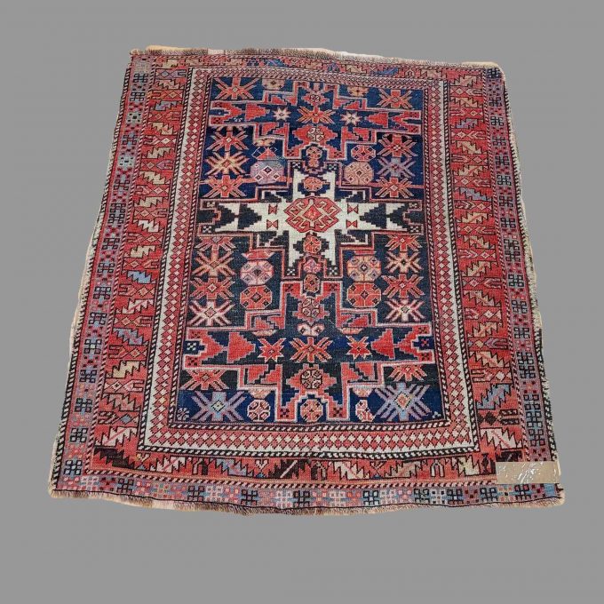 Los 947: Schirwan, um 1920, 140 x 121 cm, Zustand C/D