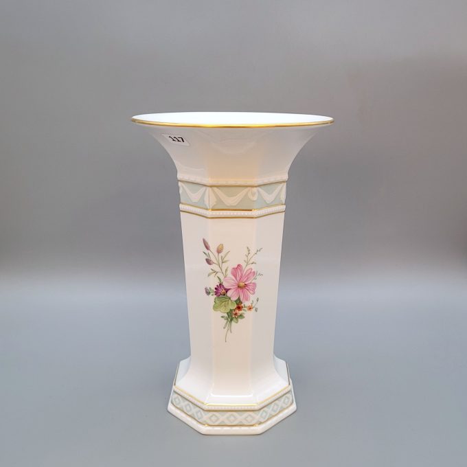 Los 117: Vase Kurland