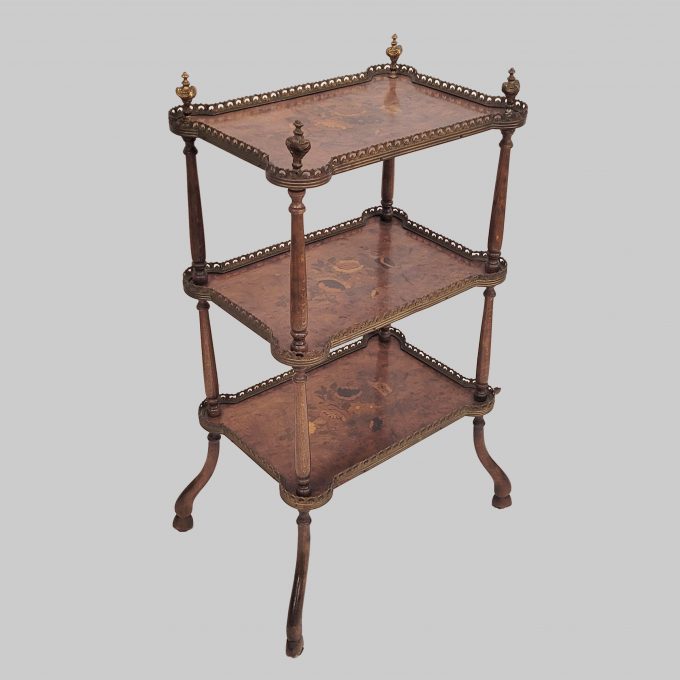 Los 361: Etagere