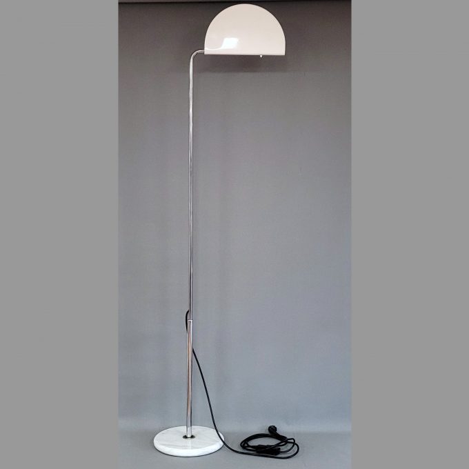 Los 507: Stehlampe Mezzaluna