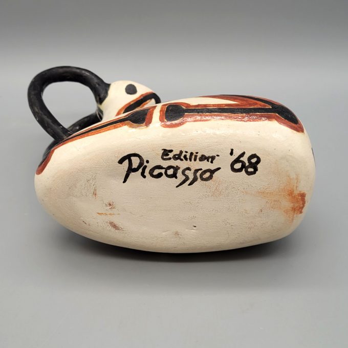Los 519: PICASSO, Pablo: Vase in Form eines ruhenden Ziegenbocks – Bild 4