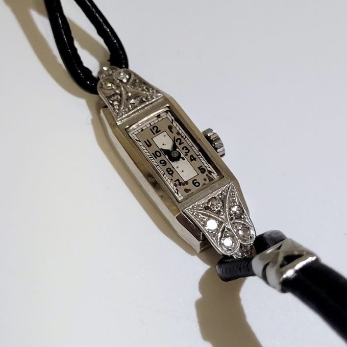 Los 582: Damenarmbanduhr – Bild 4