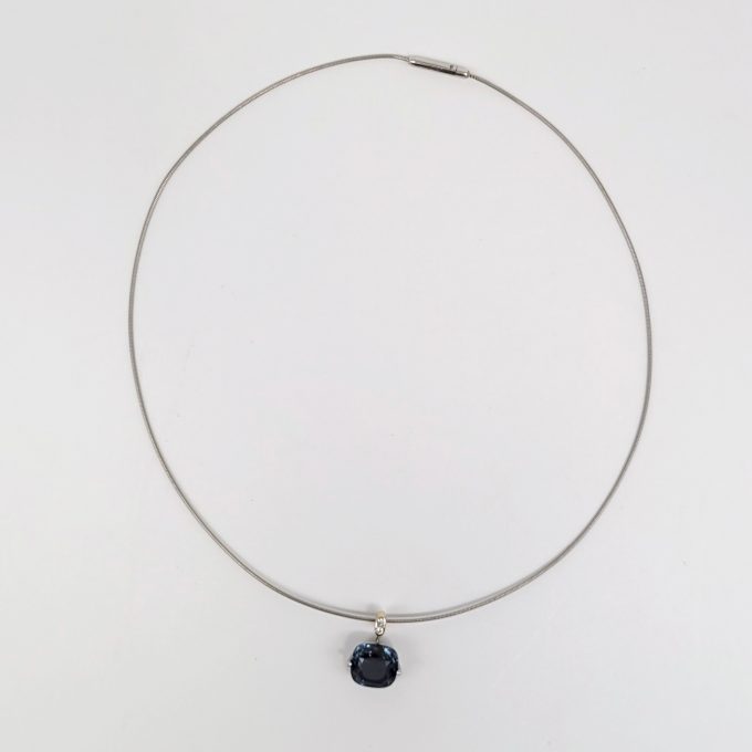 Los 675: Collier