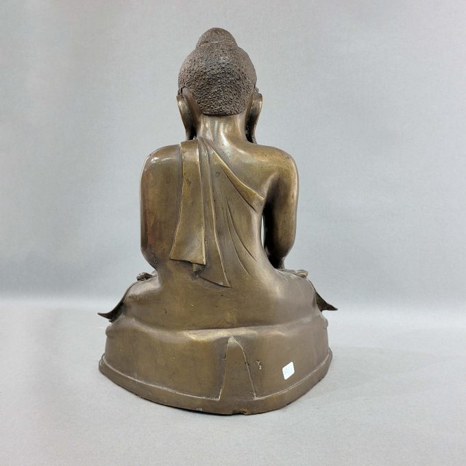 Los 706: Buddha im Lotossitz mit der "Bhumipasha-Mudra-Geste" – Bild 2