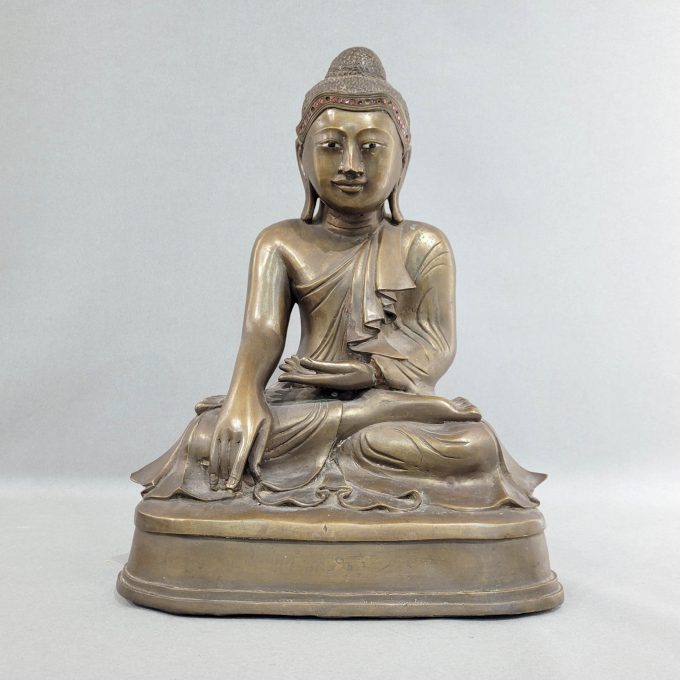 Los 706: Buddha im Lotossitz mit der "Bhumipasha-Mudra-Geste"