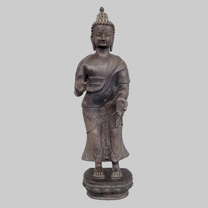 Los 710: Buddha auf Lotusthron im "Abhaya-Mudra-Gestus"