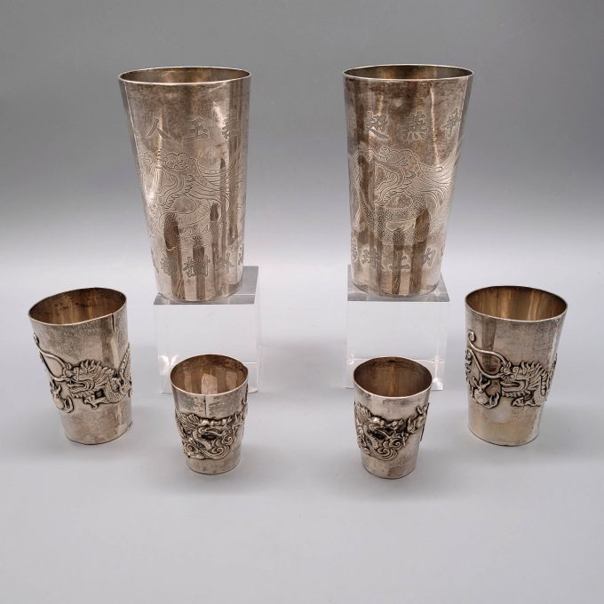 Los 719: Sechs Becher mit Drachendekor