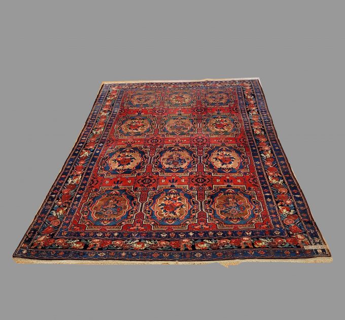 Los 762: Bachtiar, um 1920, 500 x 320 cm, Zustand B/C