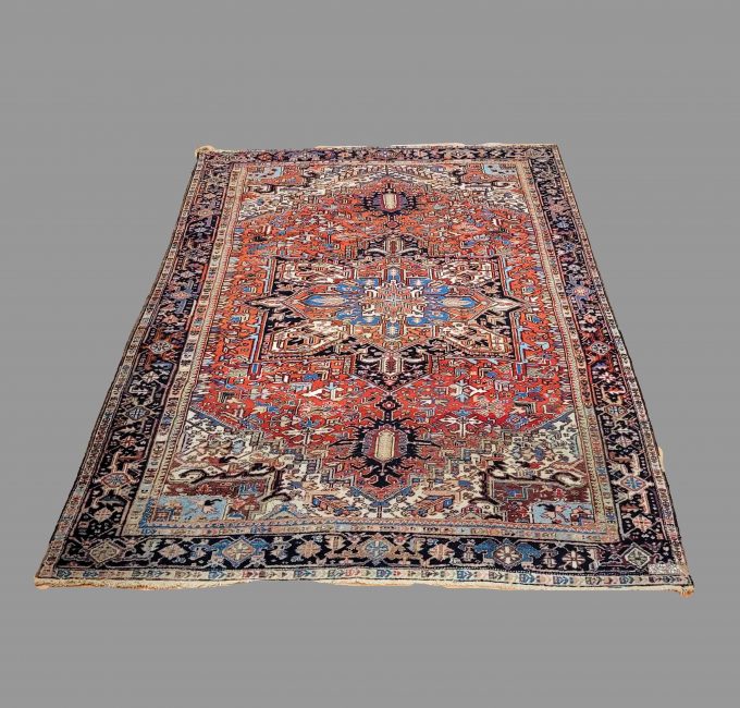 Los 768: Heriz, um 1920, 382 x 282 cm, Zustand C/D