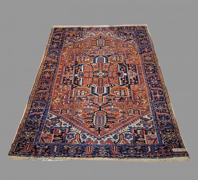 Los 772: Heriz, um 1930, 360 x 250 cm, Zustand C