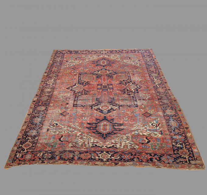 Los 778: Heriz, um 1900, 406 x 290 cm, Zustand D