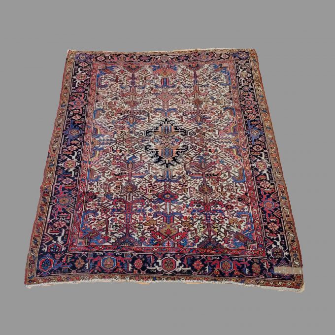 Los 791: Heriz, um 1920, 260 x 220 cm, Zustand C