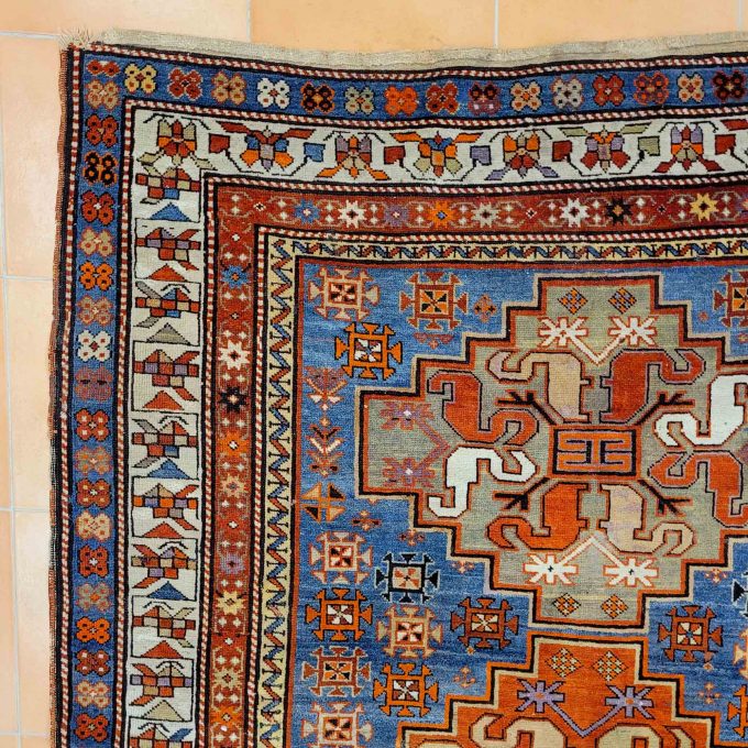 Los 795: Wolkenbandkazak, um 1910, 273 x 133 cm, Zustand C – Bild 3