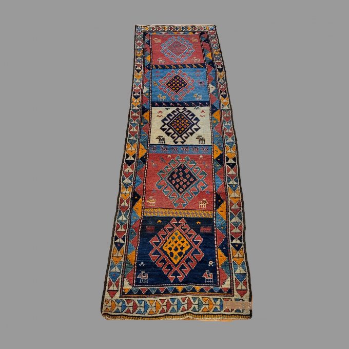 Los 812: Kazak, um 1900, 350 x 91 cm, Zustand C