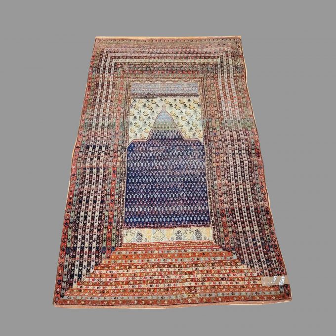 Los 818: Ghiordes, um 1800, 229 x 137 cm, Zustand D (alt restauriert)