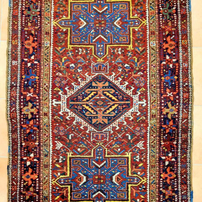 Los 820: Heriz, um 1920, 323 x 96 cm, Zustand C – Bild 4