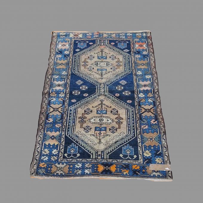 Los 834: Hamadan, um 1920, 162 x 113 cm, Zustand C/D