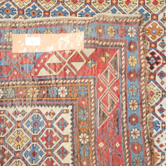 Los 840: Schirwan, um 1910, 144 x 107 cm, Zustand D – Bild 2