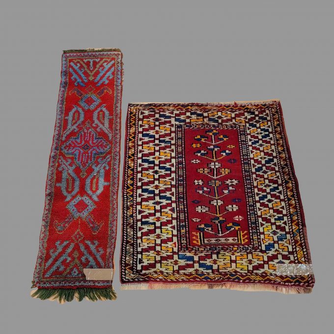 Los 841: Ushak und Bergama, 20. Jahrhundert, 90 x 95 cm, 38 x 138 cm, Zustand C