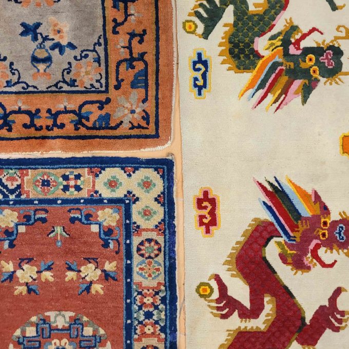 Los 843: Drei Teppiche China, um 1920/1940, 174 x 92 cm, 90 x 64 cm, 97 x 58 cm, Zustand C – Bild 5