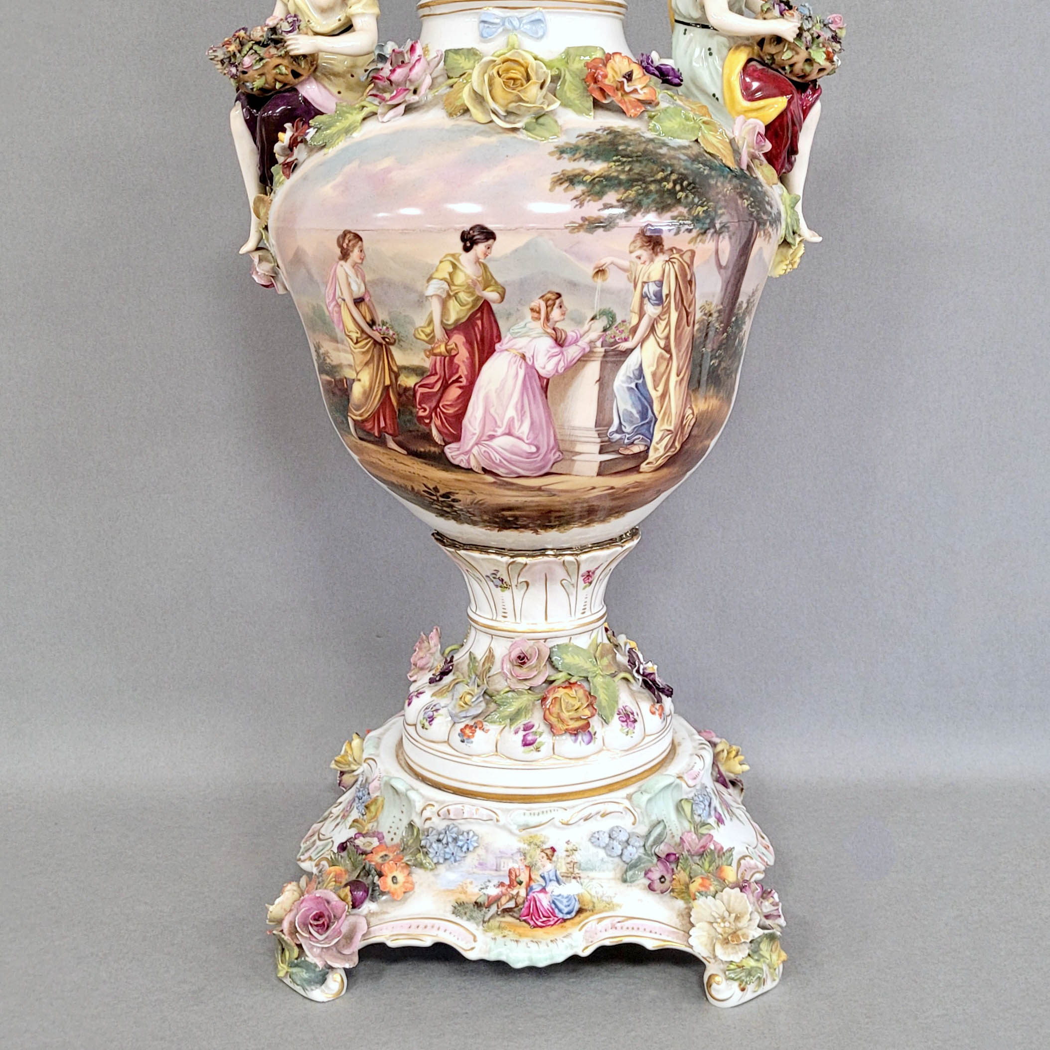 Los 139: Große Deckelvase auf Standsockel – Bild 3