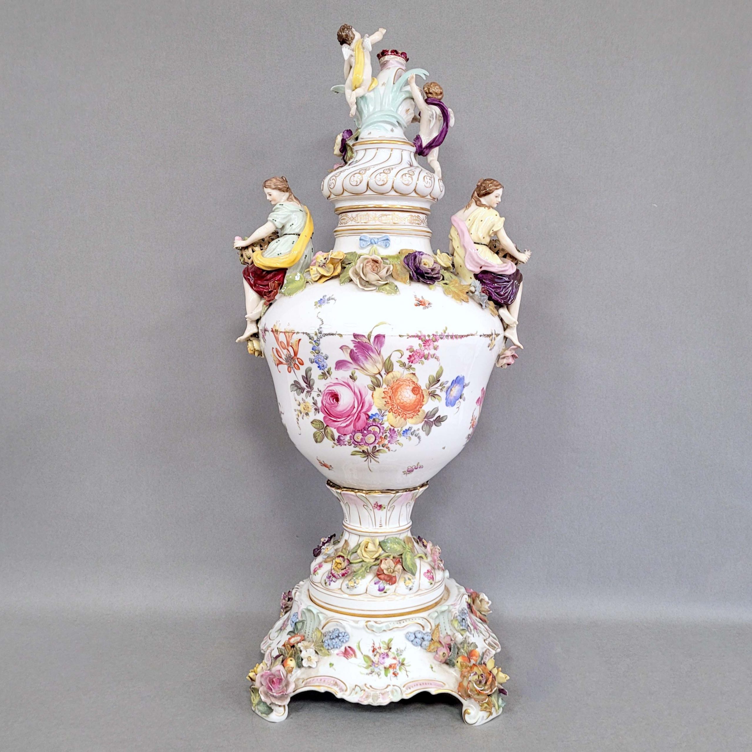 Los 139: Große Deckelvase auf Standsockel – Bild 5