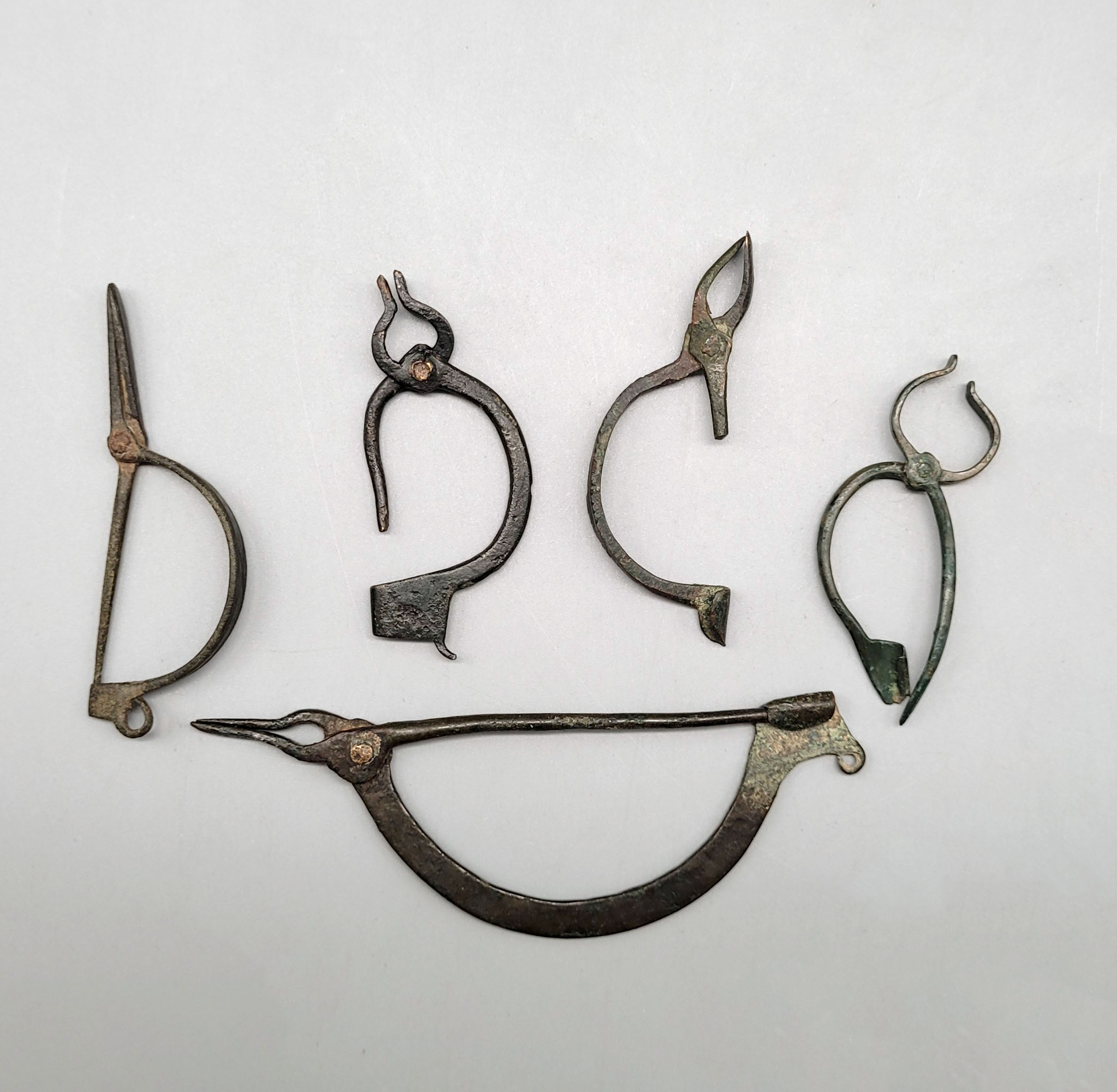 Los 186: Konvolut Zangenfibeln