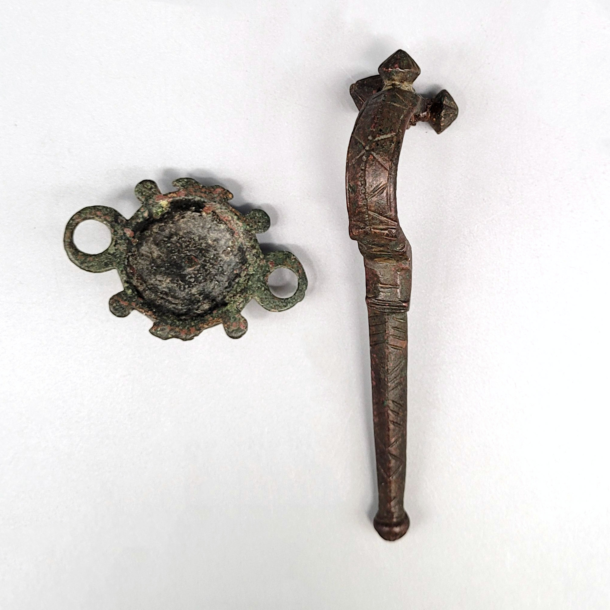 Los 188: Scheibenförmiger Beschlag / Fibel – Bild 2