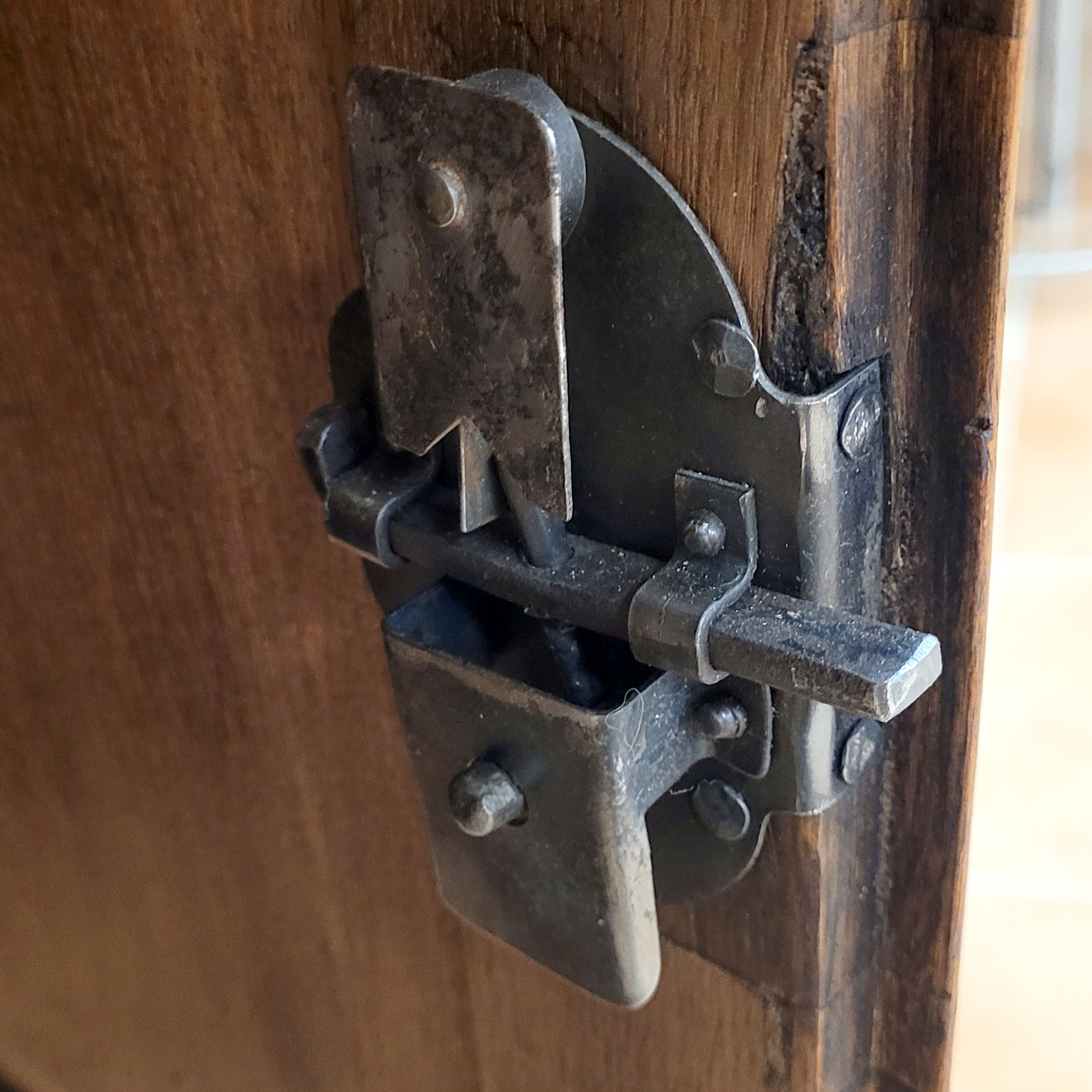 Los 436: Vitrinenaufsatzschrank – Bild 3