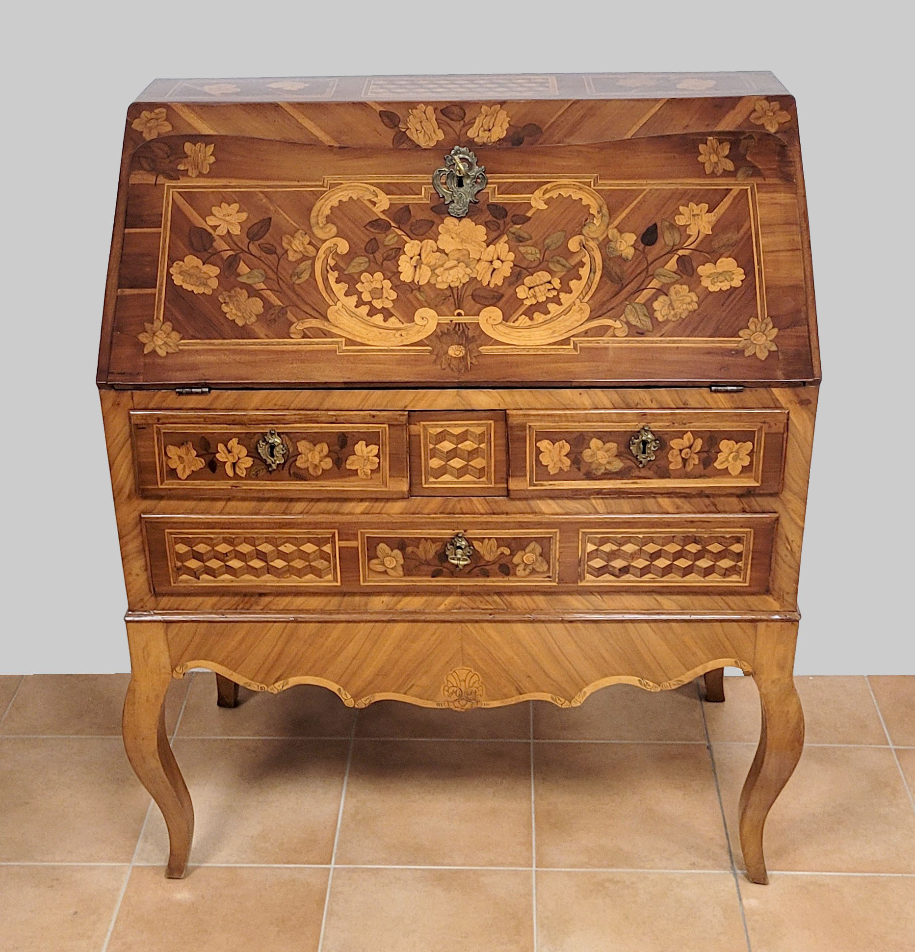 Los 440: Schrägklappensekretär