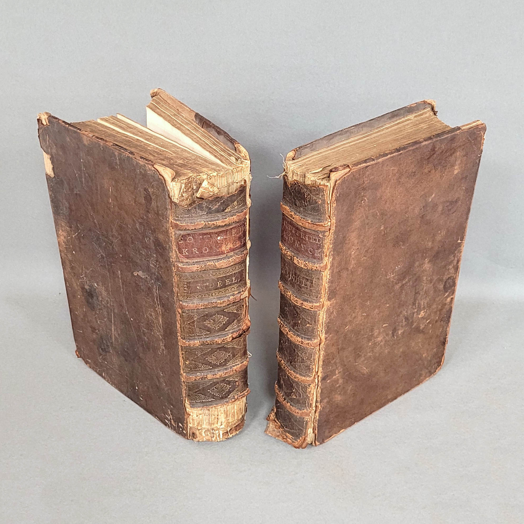 Los 45: GOTTFRIED, Johann Ludwig / DE VRIES, Simon: Joh. Lodew. Gottfrieds Historische Kronyck: vervattende een nauwkeurige en volkomene beschrijvingh der aldergedenckwaerdighste geschiedenissen des weerelds – Bild 3