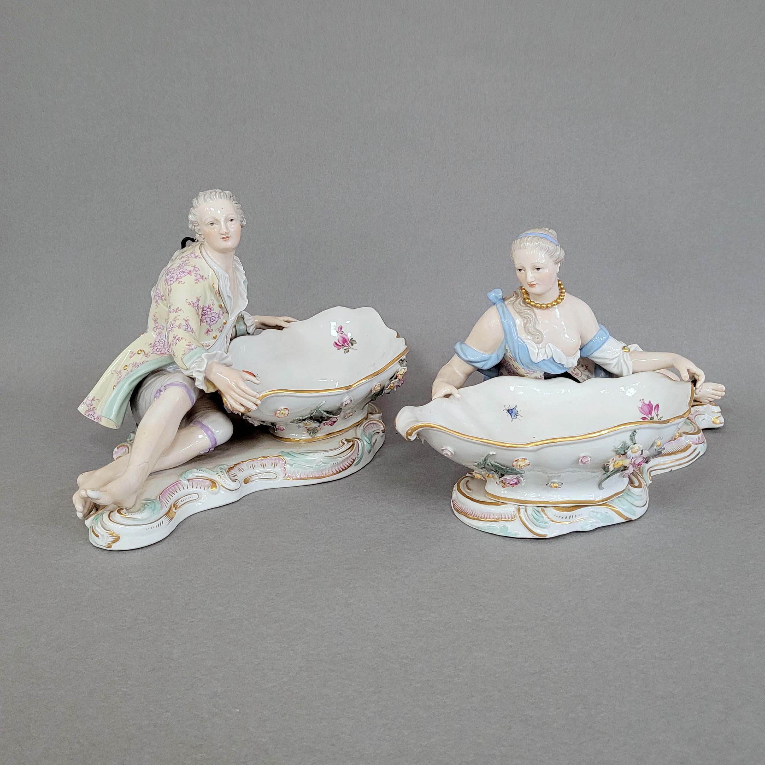 Los 175: Paar große Gewürz- oder Konfektschalen mit Kavalier und galanter Dame – Bild 3