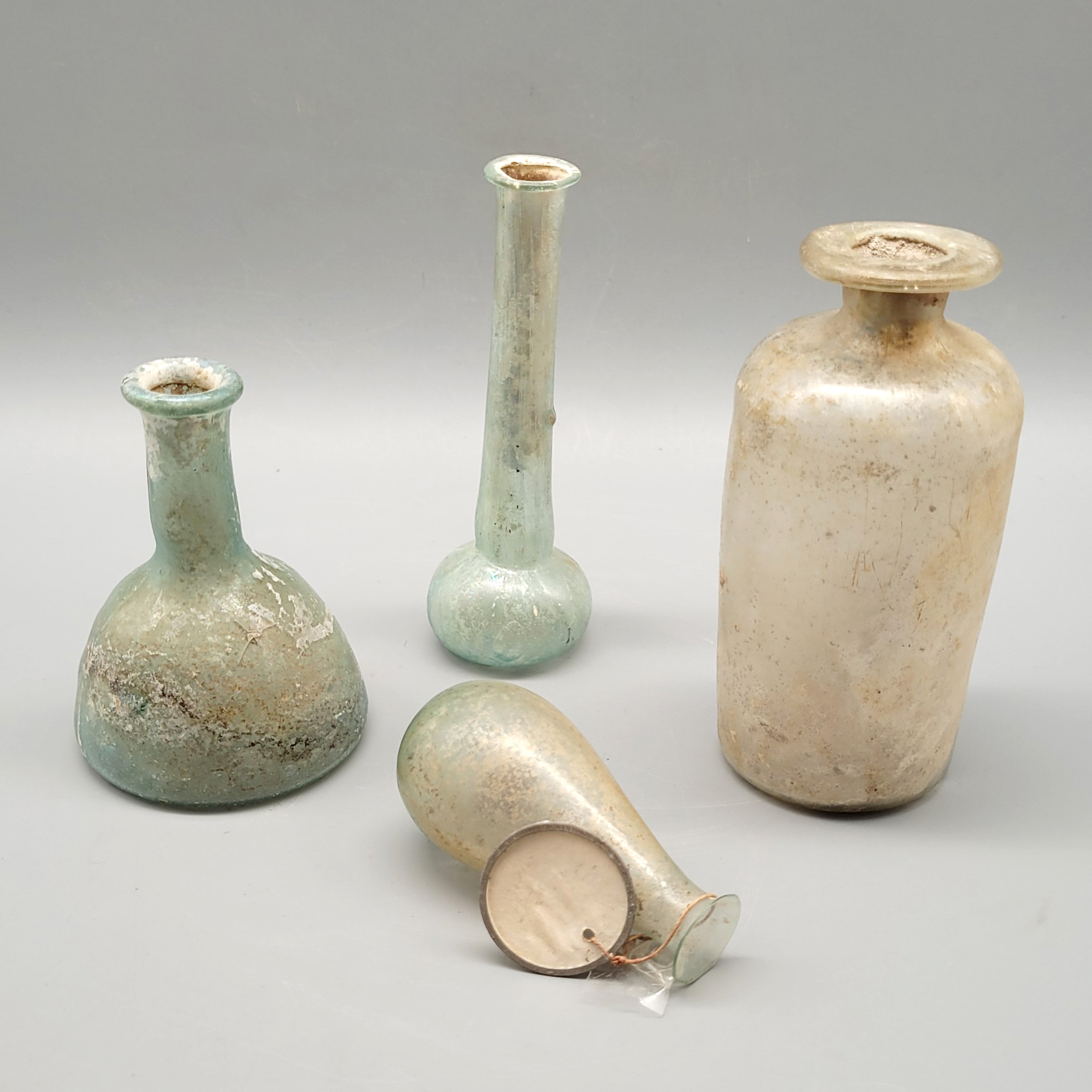 Los 336: Vier römische Gläser