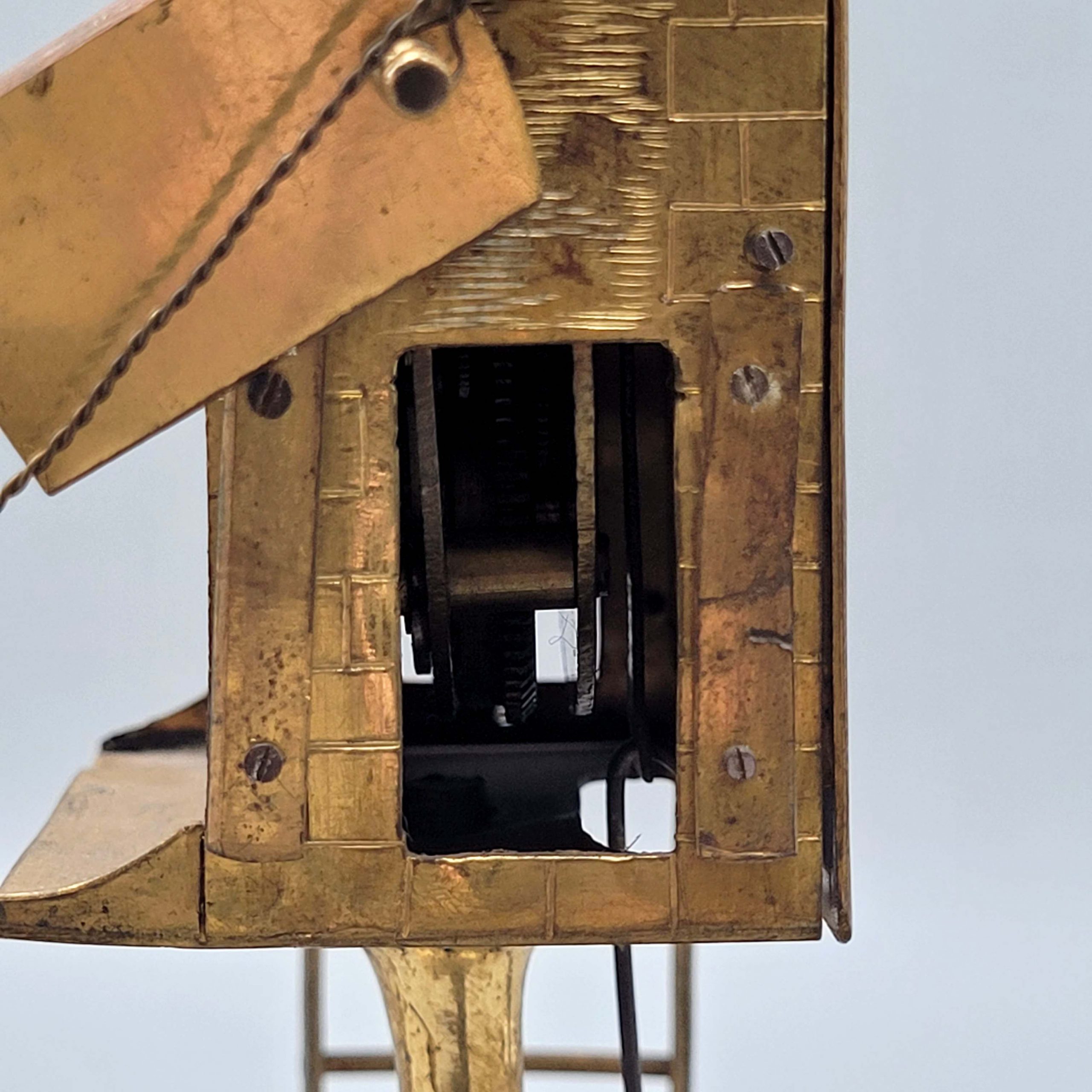 Los 410: Kleine Tischuhr in Form einer Kuckucksuhr – Bild 4