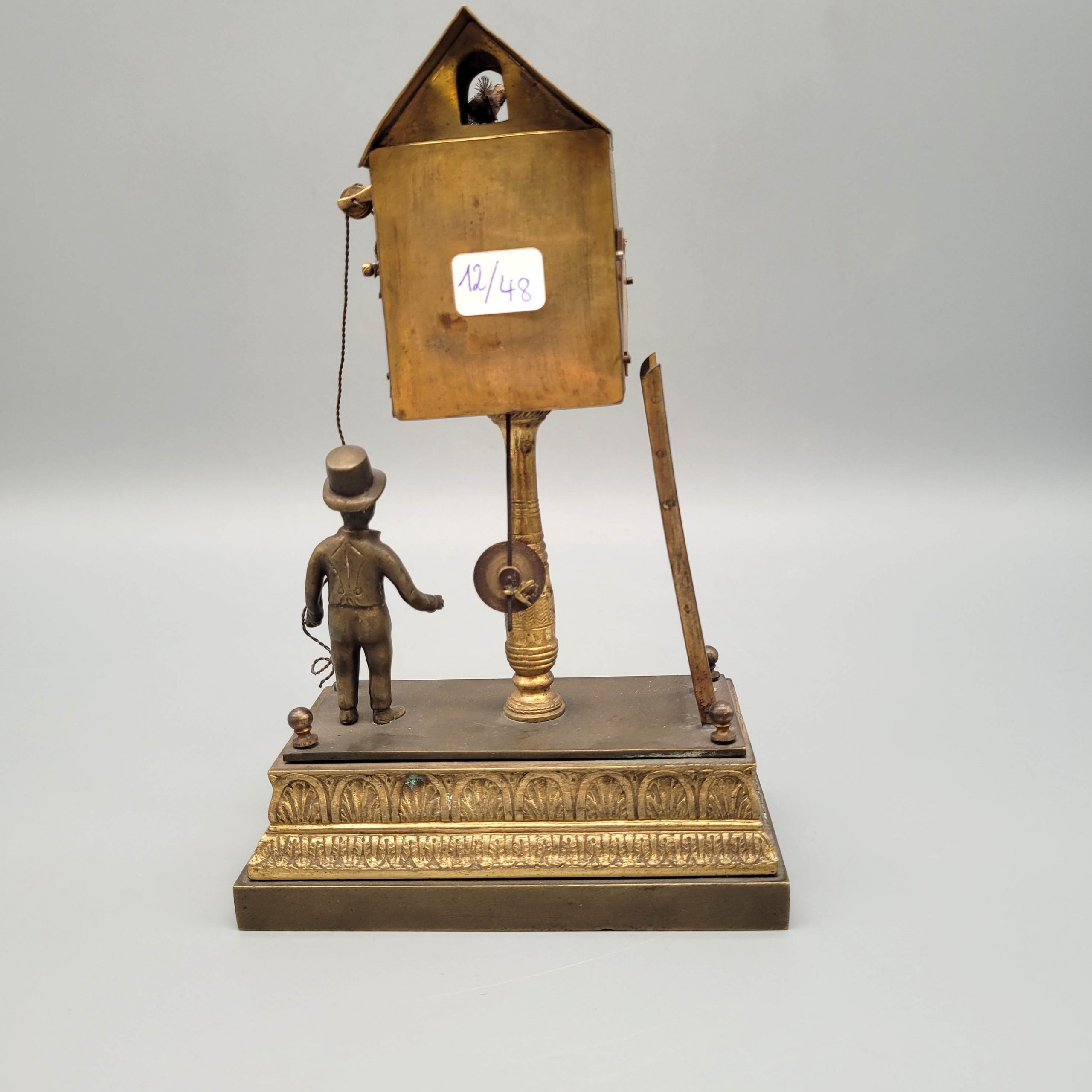 Los 410: Kleine Tischuhr in Form einer Kuckucksuhr – Bild 5